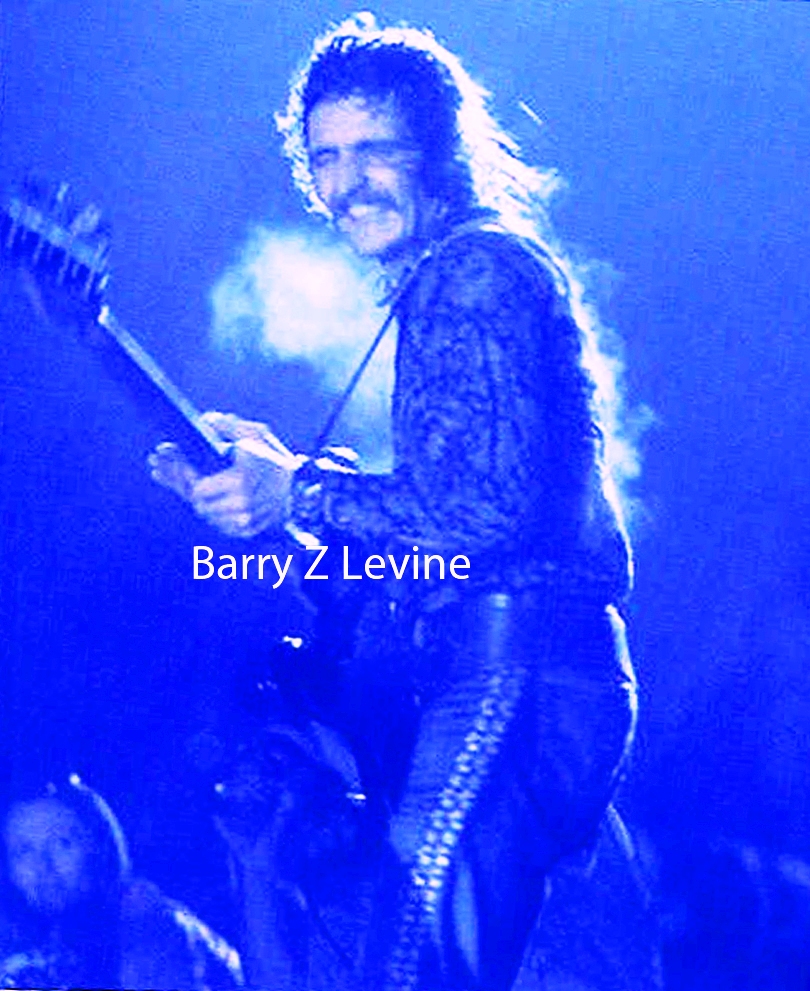 Leo Lyons, Ten Years After at Woodstock copyright Barry Z Levine Photographer, all rights reserved